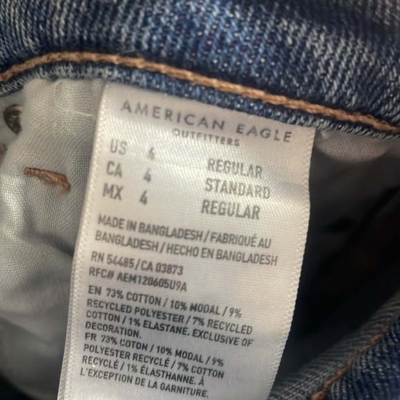 AMERICAN EAGLE MOM JEAN - Picture 4 of 6